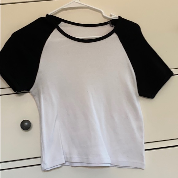 Brandy Melville T-shirt - Picture 1 of 1